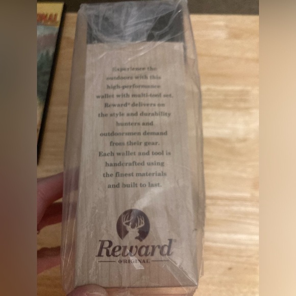 Reward Original slimfold wallet with led multi tool. Brand new in package - Picture 4 of 6